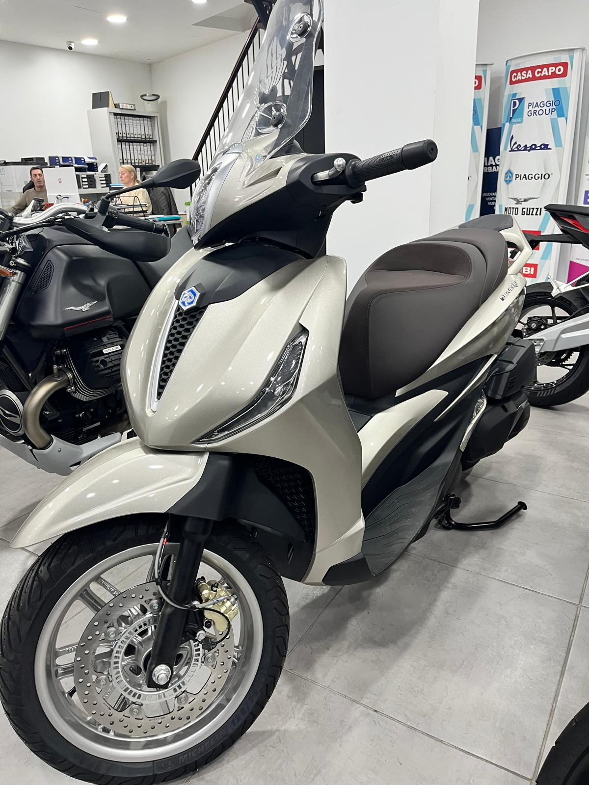 Piaggio BEVERLY 400