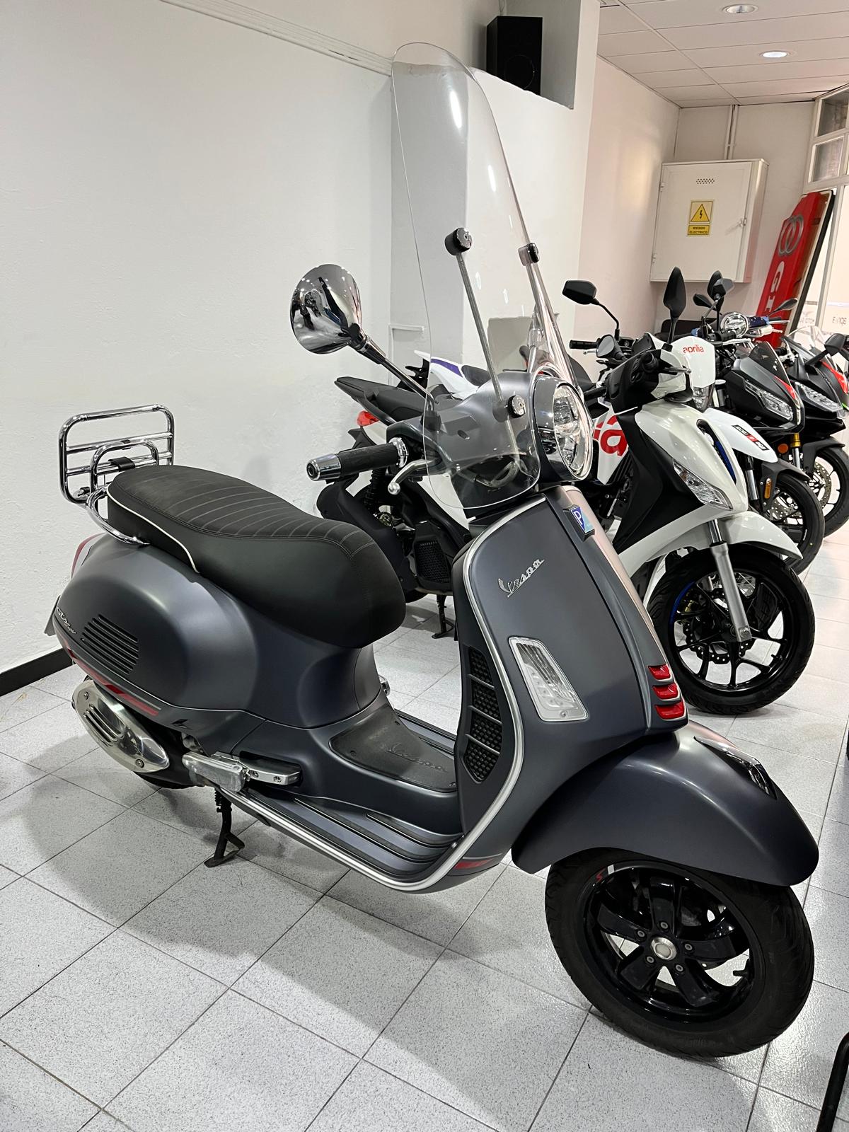 Vespa GTS 300 SUPERSPORT
